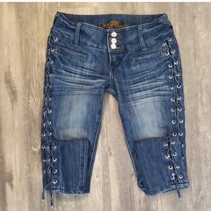 Lace up skinny jeans 💙👖